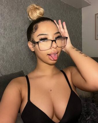 26Hadjar Foto Nude Leaked OnlyFans 5