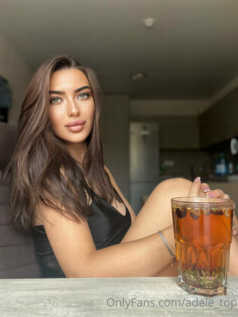 adele_top