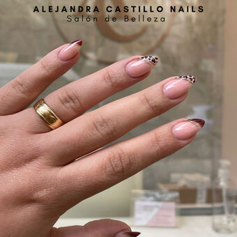 Alejandra Castillo