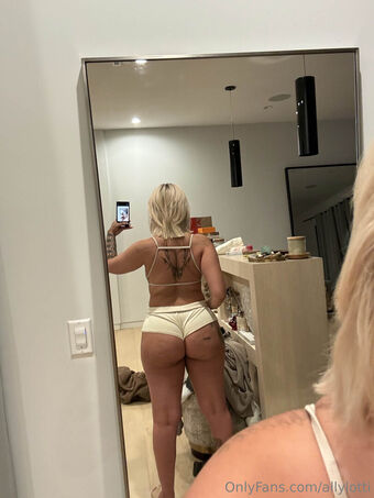 allylotti Foto Nude Leaked OnlyFans 21