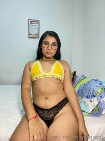 angelahot21