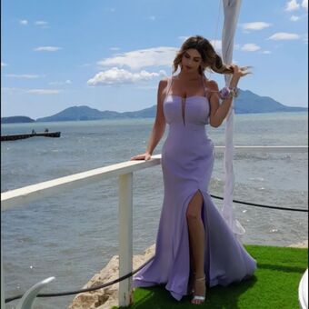 Anna Riano