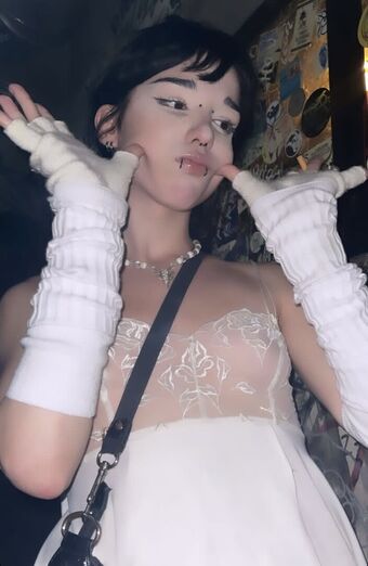 Arielle Maxine
