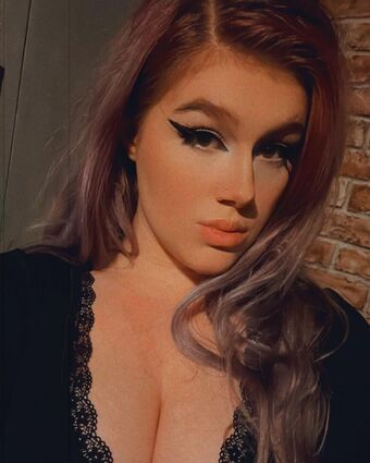 Astrid Rose