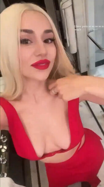 Ava Max