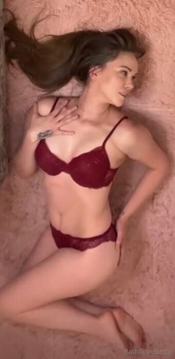 Bathtimebetty