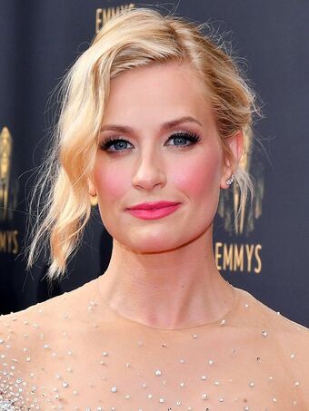 Beth Behrs Foto Nude Leaked OnlyFans 82