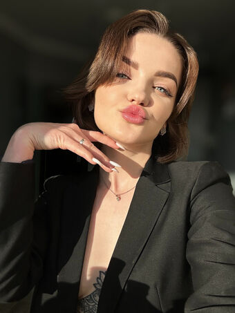 carlyonlycarly