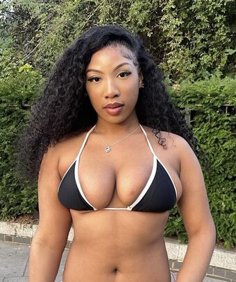 Ceechynaa Foto Nude Leaked OnlyFans 3