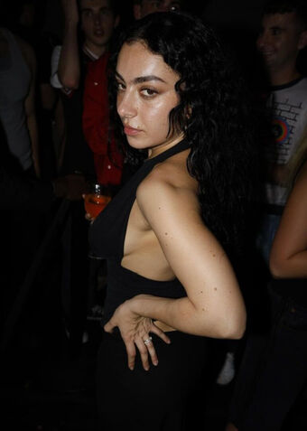 Charli-xcx