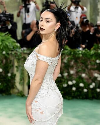 Charli-xcx