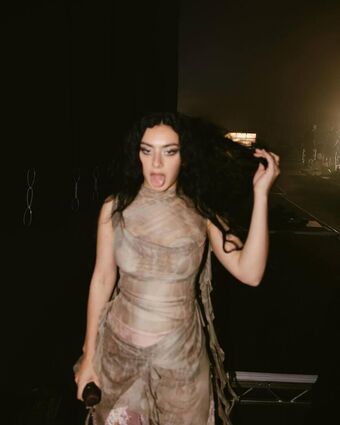 Charli-xcx