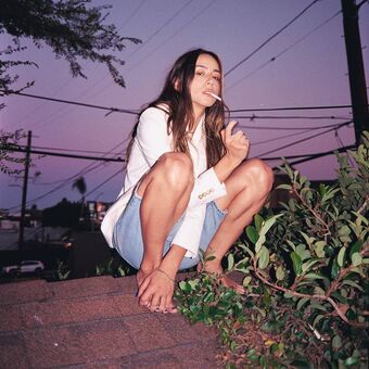 Chloe Bennet