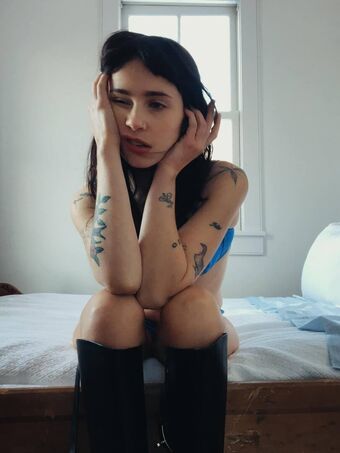 Clairo Foto Nude Leaked OnlyFans 145