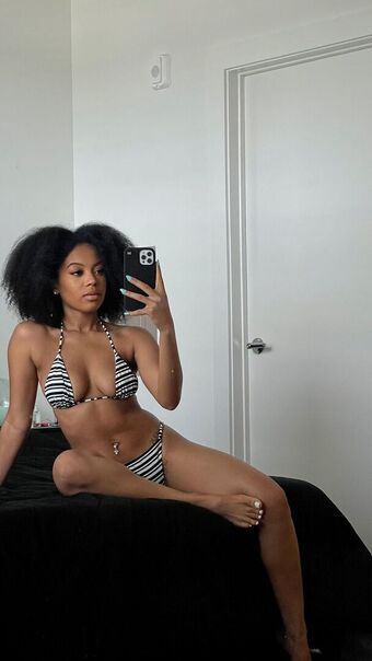 Cleopatra Lee