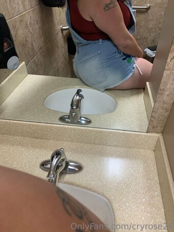 cryrose24 Foto Nude Leaked OnlyFans 3