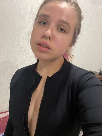 curly_decency