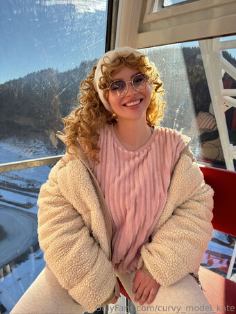curvy_model_kate