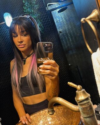 Dakota Kai
