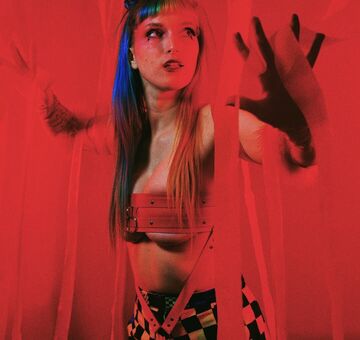 Dani Thorne