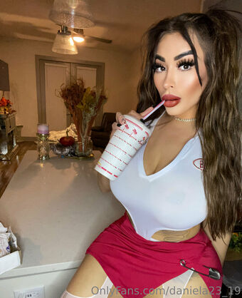 daniela23_19