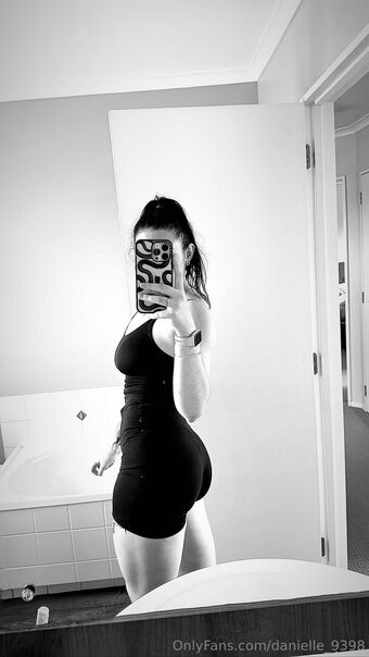 danielle_9398