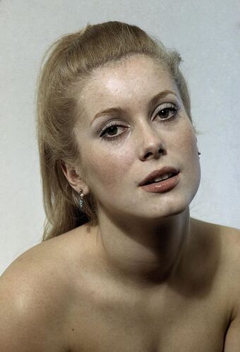 Deneuve Foto Nude Leaked OnlyFans 14