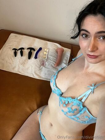 divinehips Foto Nude Leaked OnlyFans 24