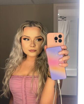 EllaDoesFX