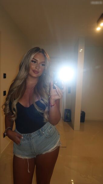 ema.mic Foto Nude Leaked OnlyFans 9