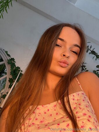 emily_petite
