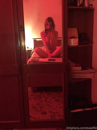 Eva Elfie