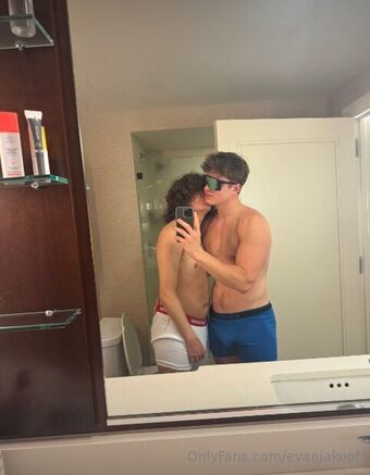 evanjakeof Foto Nude Leaked OnlyFans 4