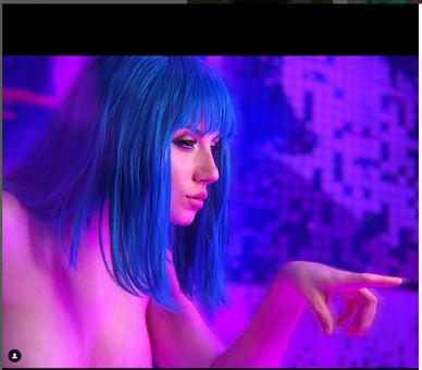 Ezy Summers Cosplay