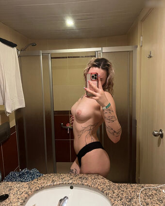 faey211 Foto Nude Leaked OnlyFans 3