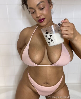 famousaria Foto Nude Leaked OnlyFans 27