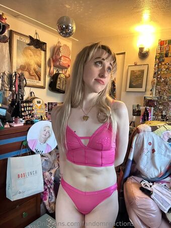Fandomreactions Foto Nude Leaked OnlyFans 193