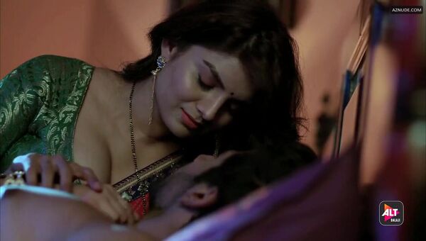 Flora Saini