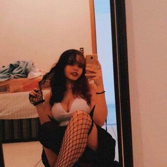 Goth_laysit4