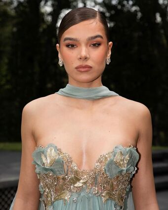 Hailee Steinfeld