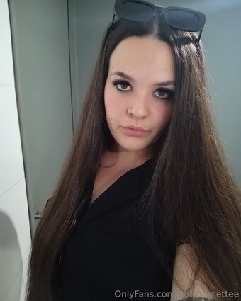 hottbrunettee