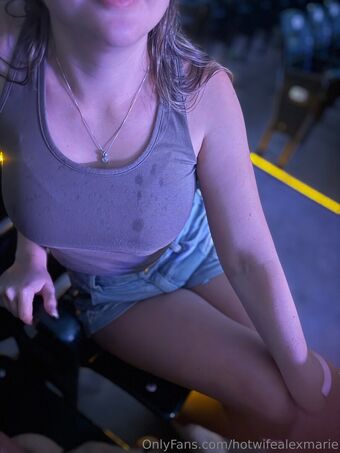hotwifealexmarie Foto Nude Leaked OnlyFans 7