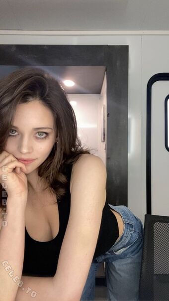 India Eisley Foto Nude Leaked OnlyFans 110