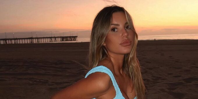 Iris Kendall Foto Nude Leaked OnlyFans 9