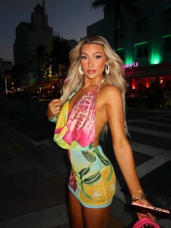 Izzi Dame
