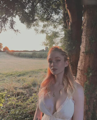 Janet Devlin