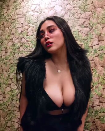 Jaqui Flores