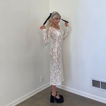 Jennessa Rose
