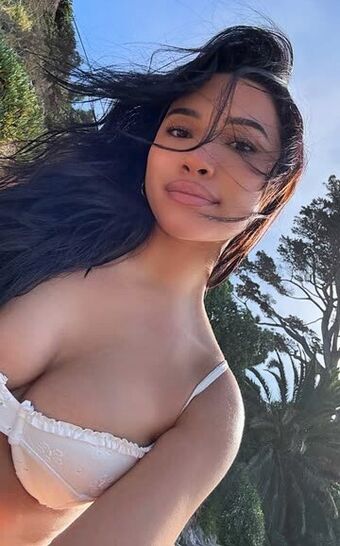 Julia Kelly