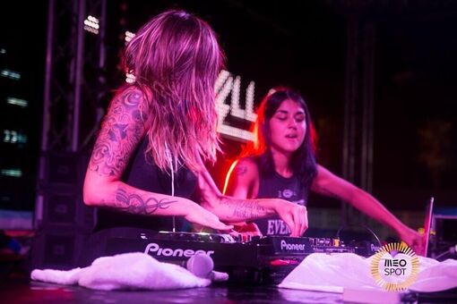 Krewella Foto Nude Leaked OnlyFans 23